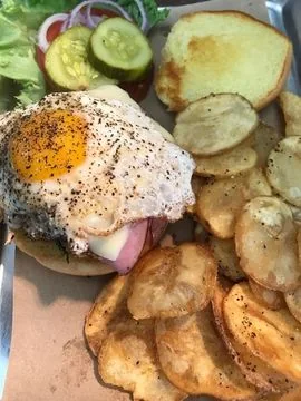 Breakfast Tavern Burger